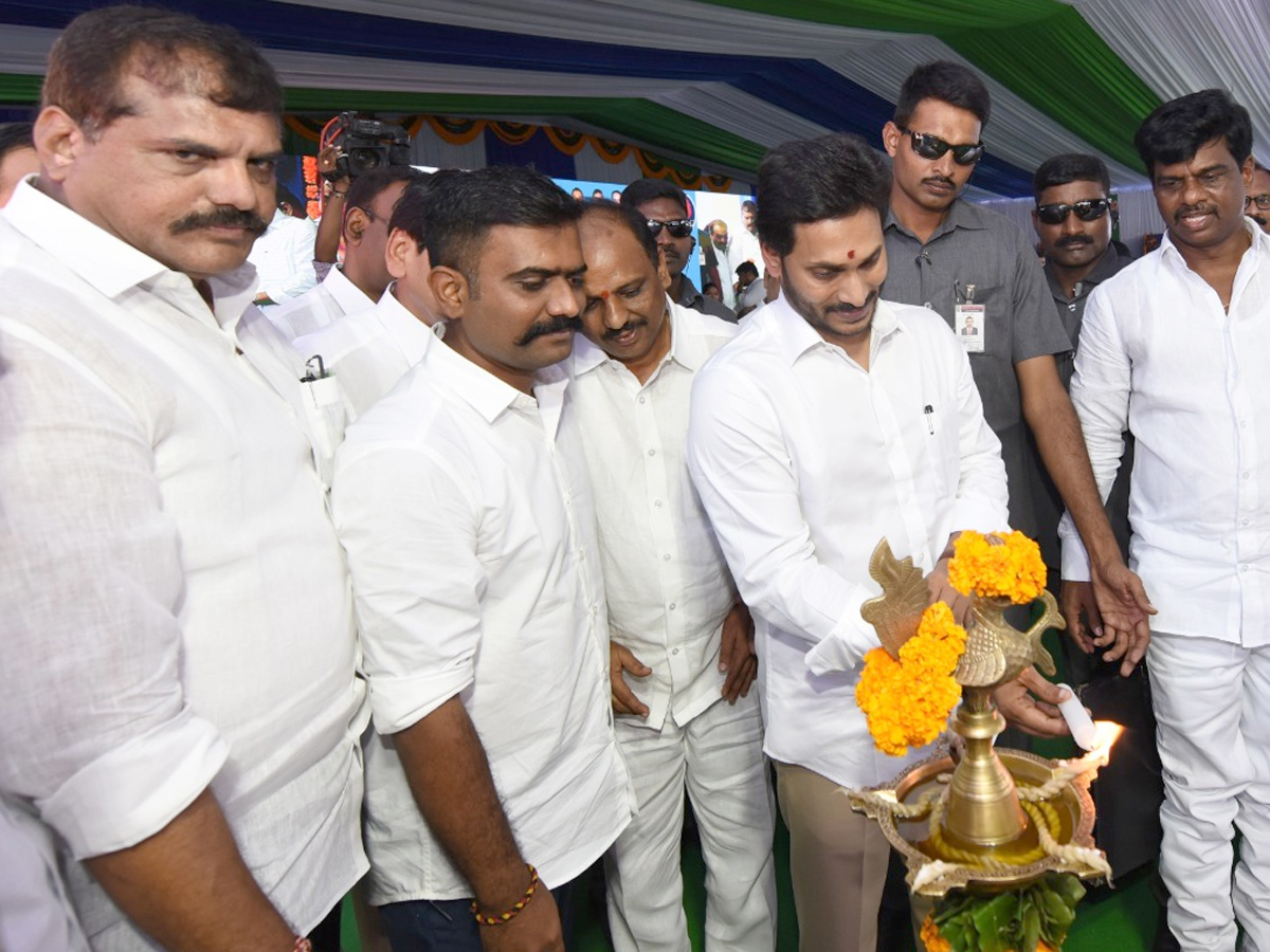 YSR Nethanna Nestham Scheme Launch Photo Gallery - Sakshi8