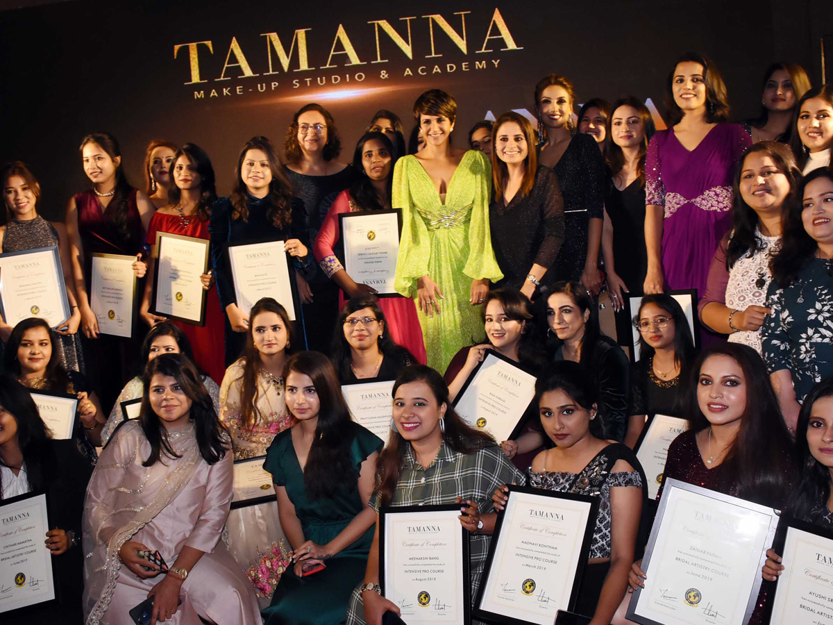 Mandira Bedi at Tamanna Makeup Academy Graduation Ceremony 2019 Photo Gallery - Sakshi9