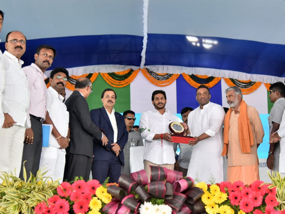 YS Jagan Laid Foundation Stone Steel Plant In Kadapa Photo Gallery - Sakshi5