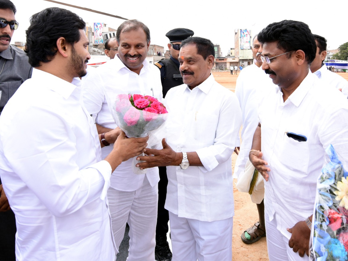 AP CM YS jagan Speech Rayachoti Public Meeting Photo Gallery - Sakshi12