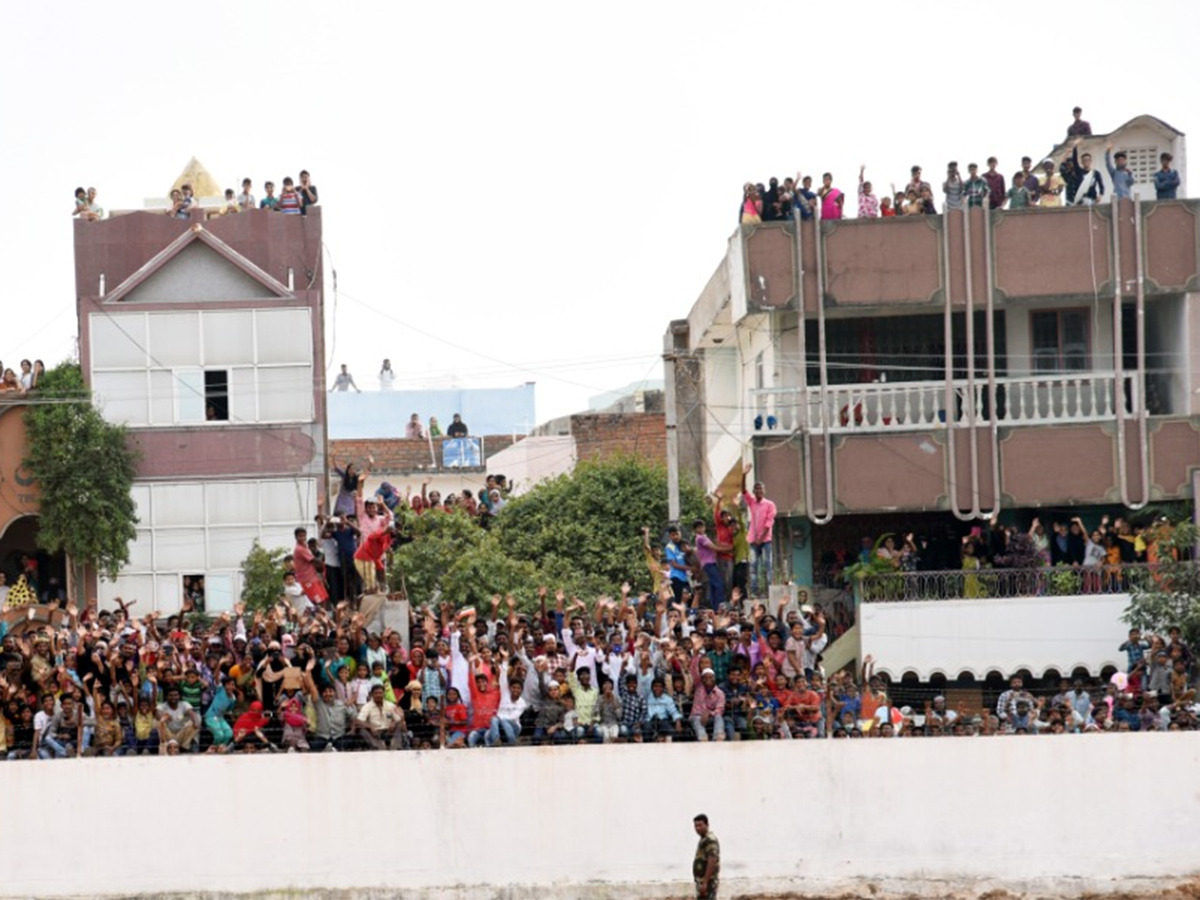 AP CM YS jagan Speech Rayachoti Public Meeting Photo Gallery - Sakshi15