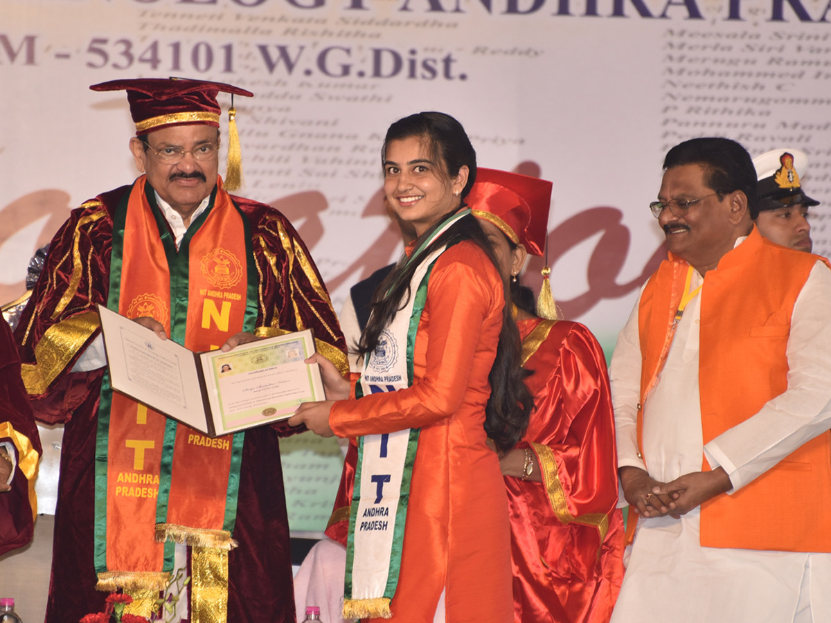 Venkaiah Naidu Participates Nit Convocation West Godavari Photo Gallery - Sakshi1