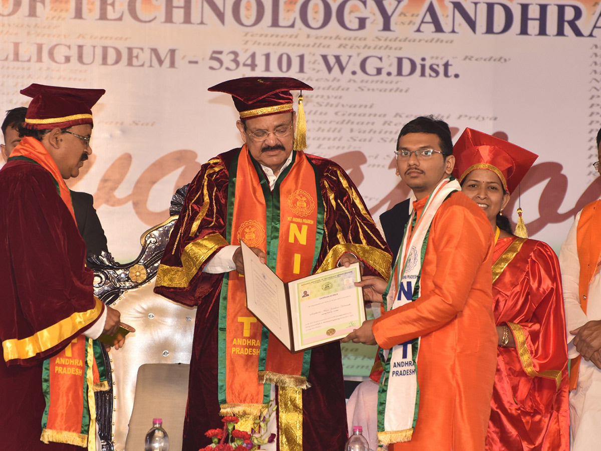 Venkaiah Naidu Participates Nit Convocation West Godavari Photo Gallery - Sakshi18