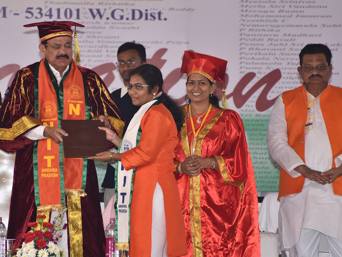 Venkaiah Naidu Participates Nit Convocation West Godavari Photo Gallery - Sakshi22