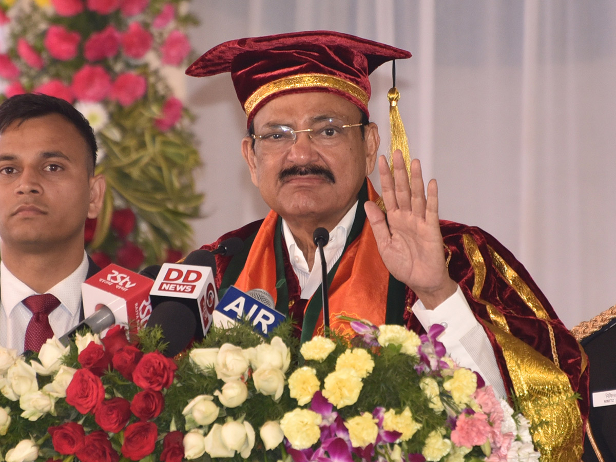 Venkaiah Naidu Participates Nit Convocation West Godavari Photo Gallery - Sakshi3