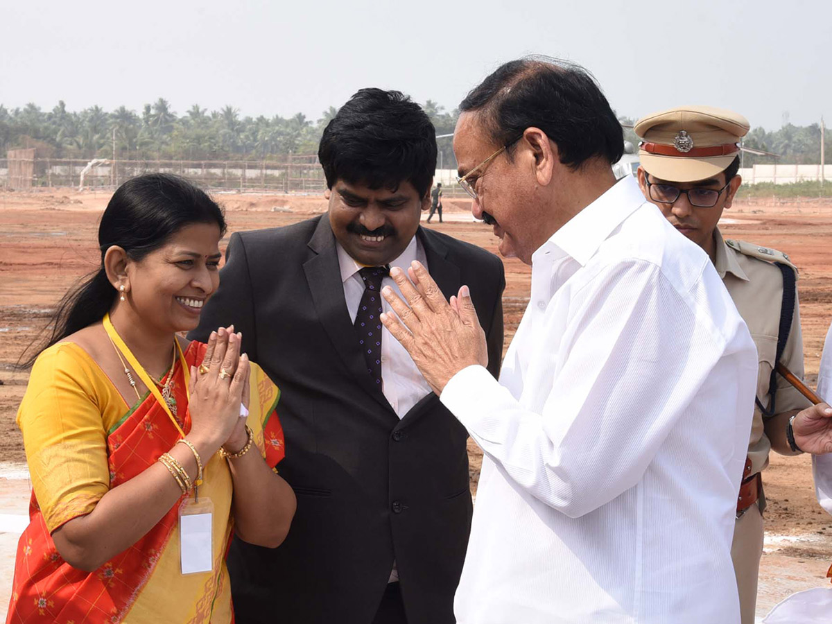 Venkaiah Naidu Participates Nit Convocation West Godavari Photo Gallery - Sakshi6