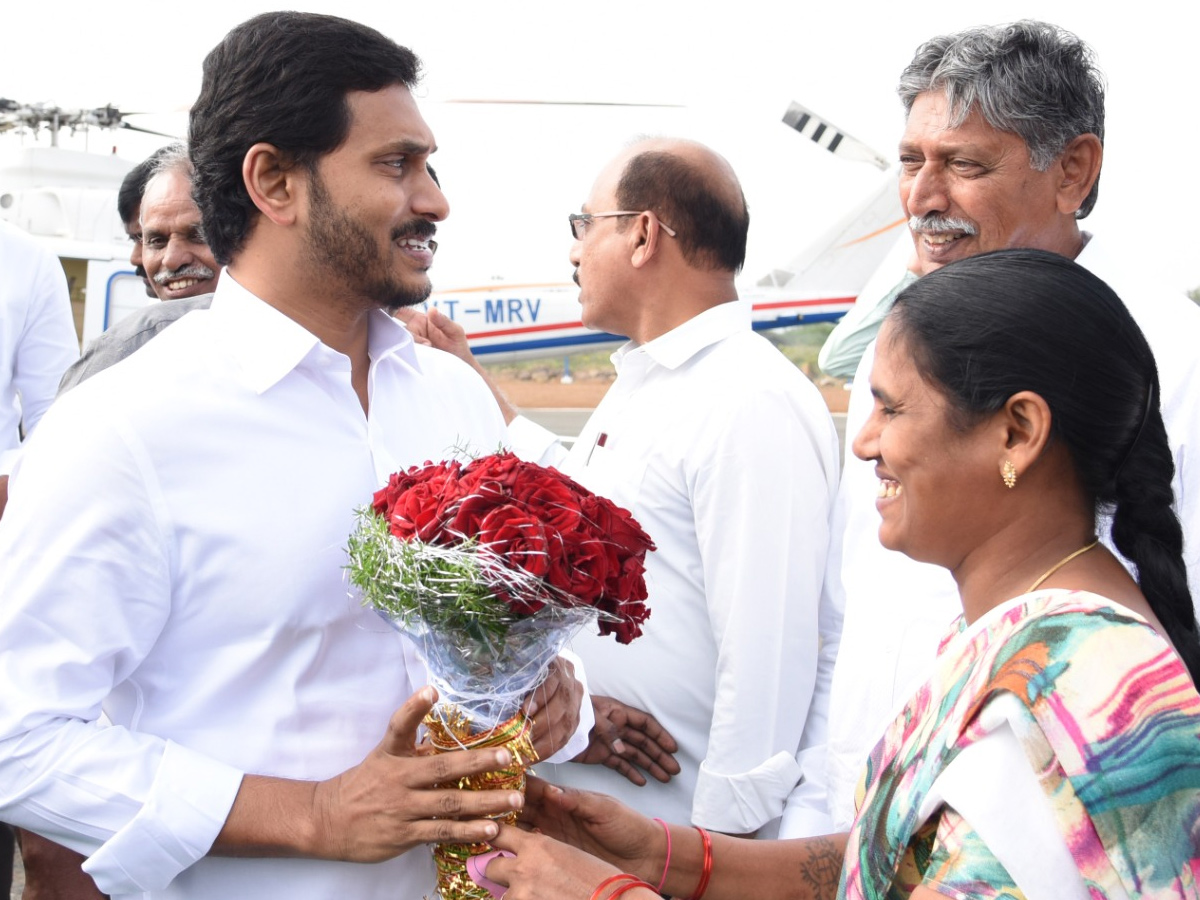 AP CM YS Jagan attended to Christmas Celebrations Photo Gallery - Sakshi7