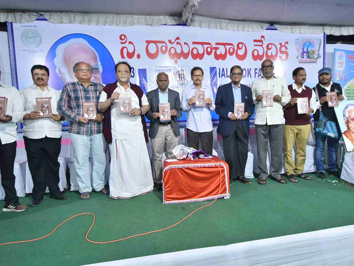 book fair hyderabad 2019 Photo Gallery - Sakshi5