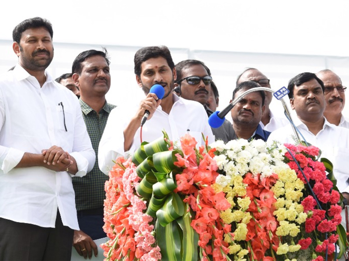 ys Jagan Inaugurates ysr Sports Complex Pulivendula Photo Gallery - Sakshi19