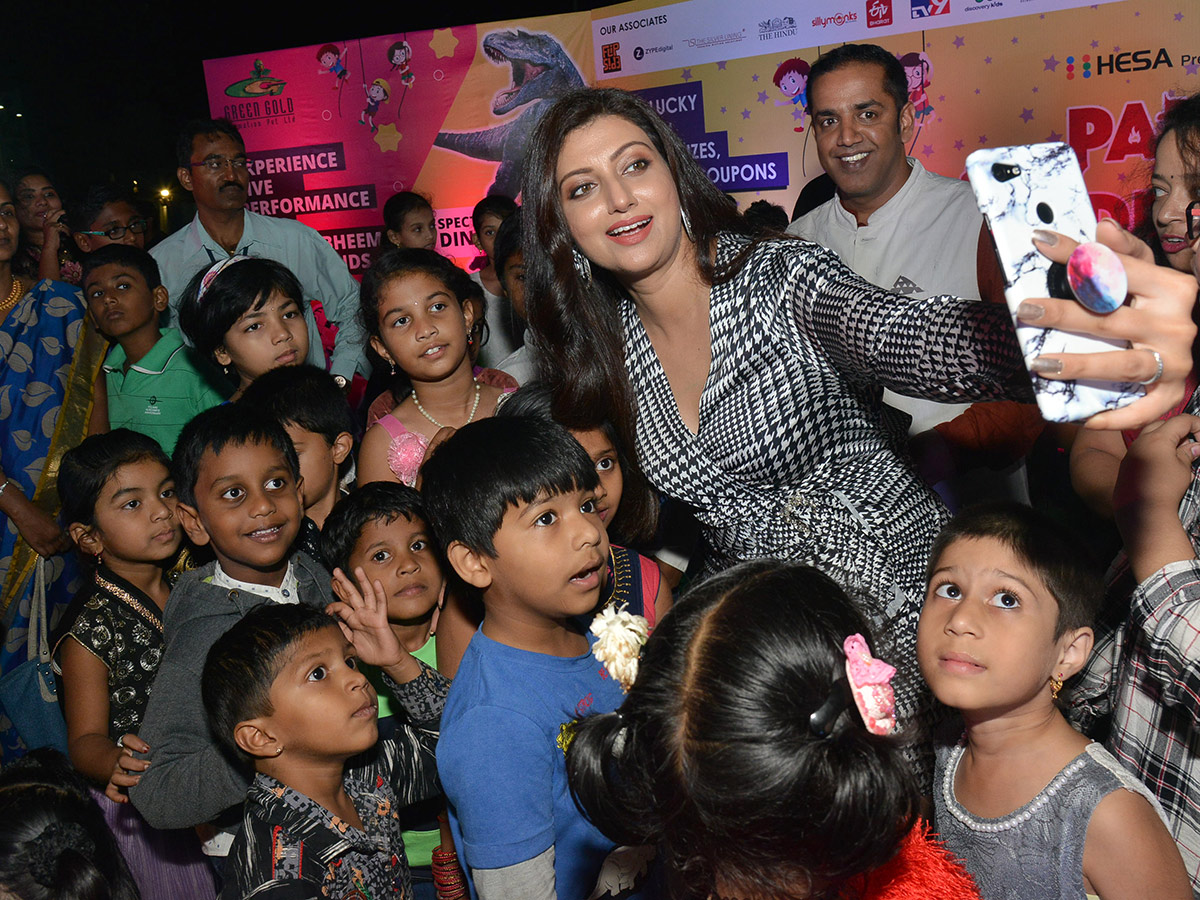 Hamsa Nandini launches Carnival at Necklace Road Photo Gallery - Sakshi1