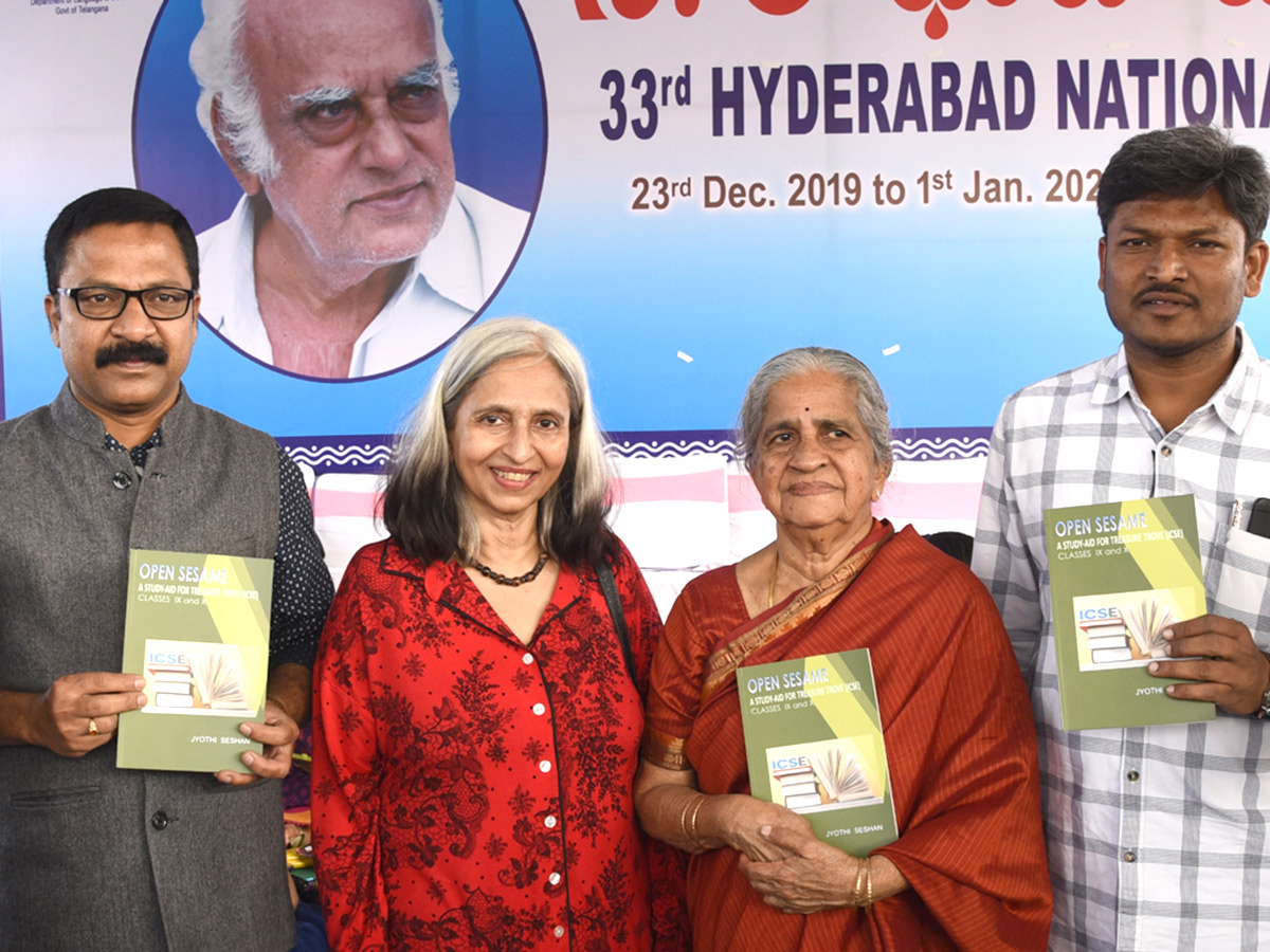 Heavy Rush Hyderabad Book Fair 2019 Photo Gallery - Sakshi15