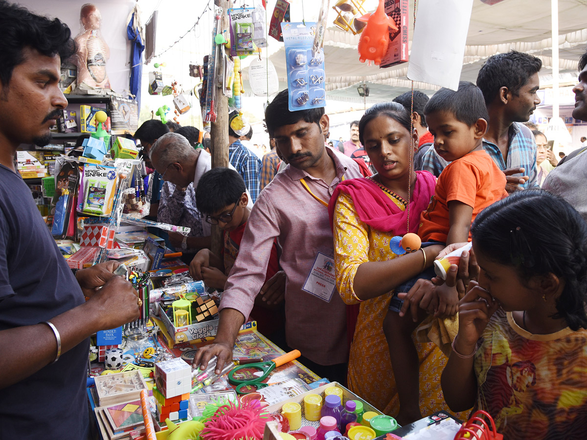 Heavy Rush Hyderabad Book Fair 2019 Photo Gallery - Sakshi17