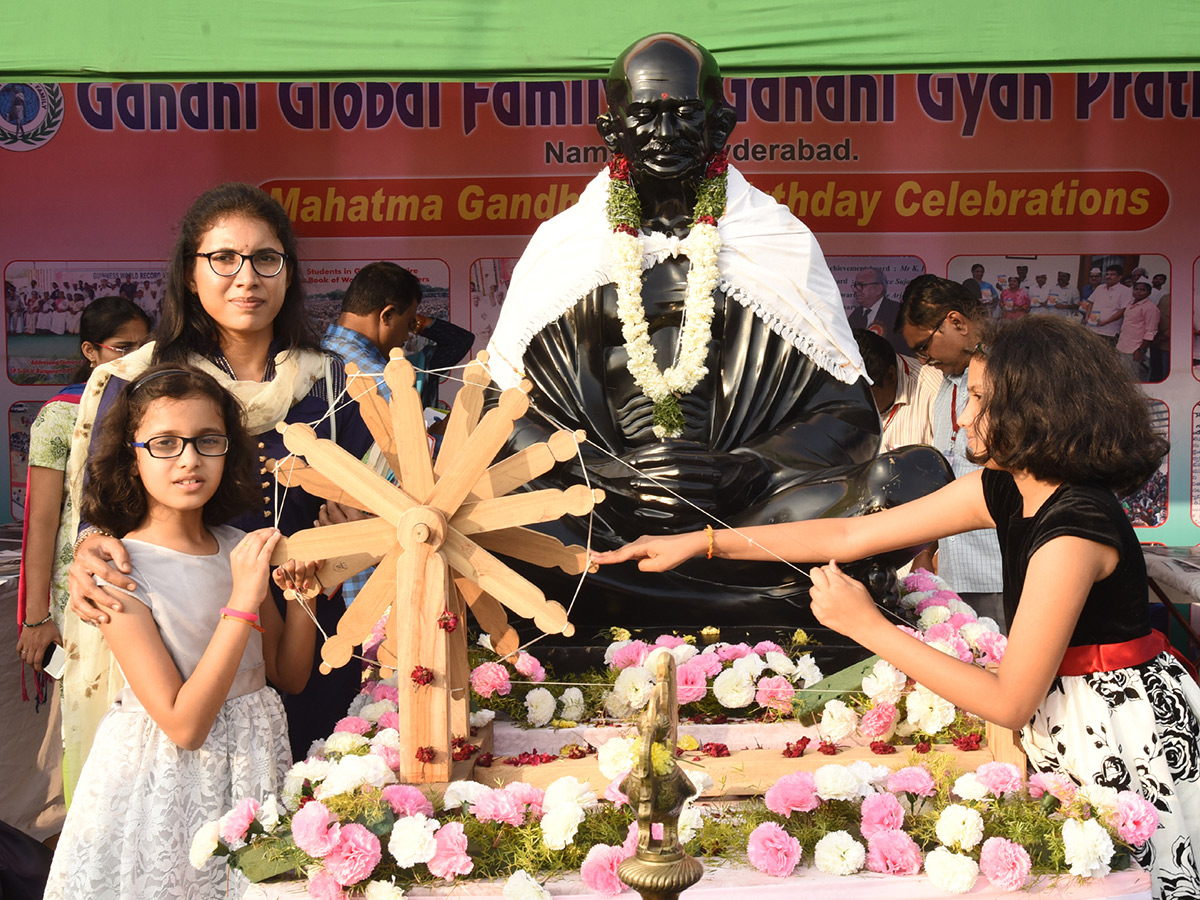 Heavy Rush Hyderabad Book Fair 2019 Photo Gallery - Sakshi21