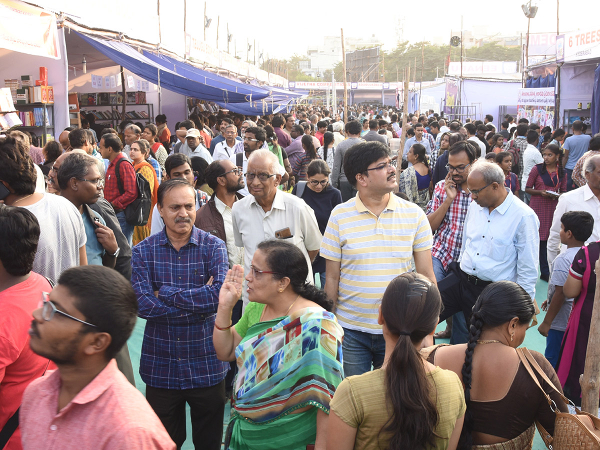 Heavy Rush Hyderabad Book Fair 2019 Photo Gallery - Sakshi23