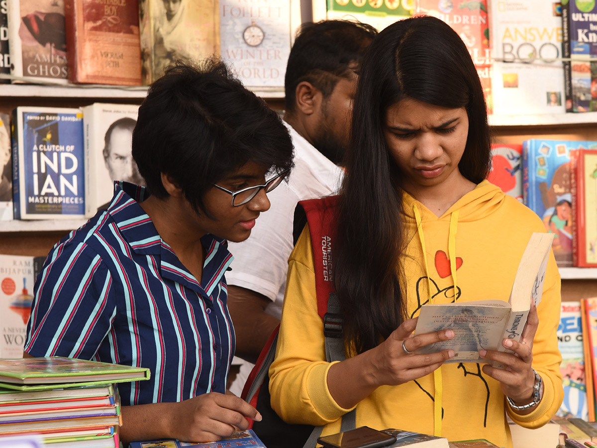 Heavy Rush Hyderabad Book Fair 2019 Photo Gallery - Sakshi25