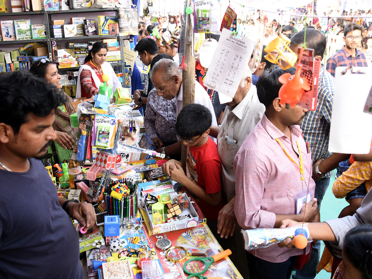 Heavy Rush Hyderabad Book Fair 2019 Photo Gallery - Sakshi26