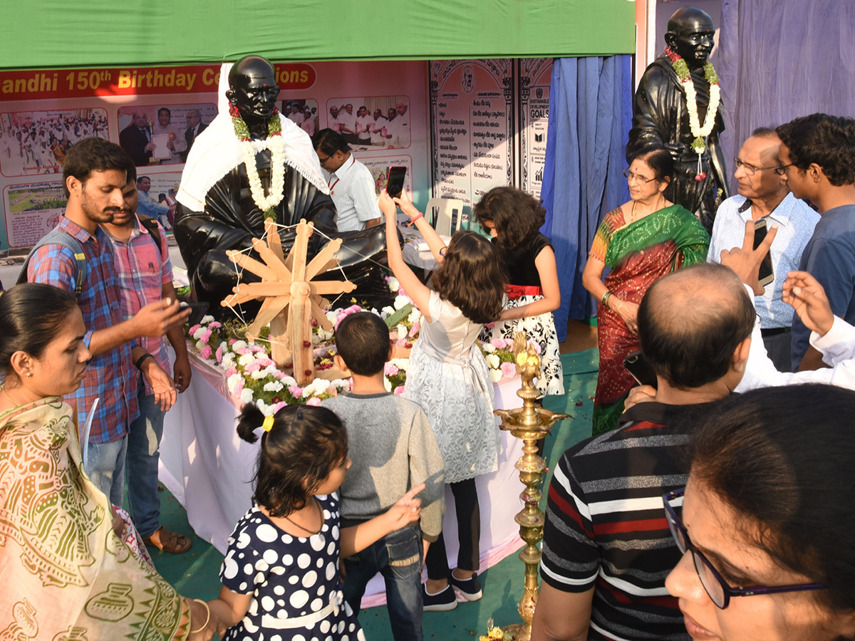 Heavy Rush Hyderabad Book Fair 2019 Photo Gallery - Sakshi27