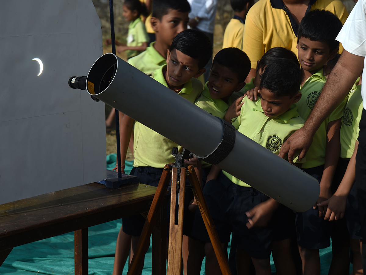 Solar Eclipse Begins Enthralling View Sky Photo Gallery - Sakshi15