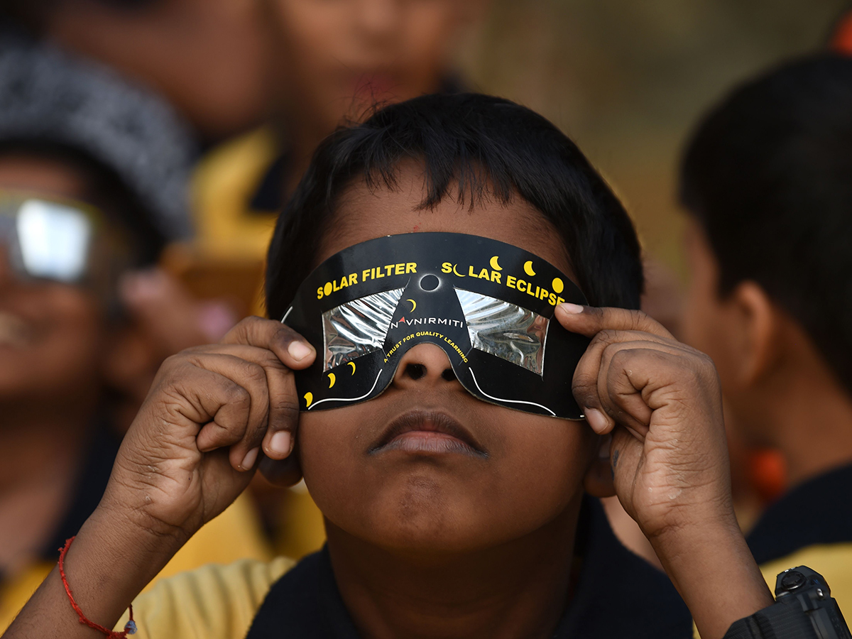 Solar Eclipse Begins Enthralling View Sky Photo Gallery - Sakshi2