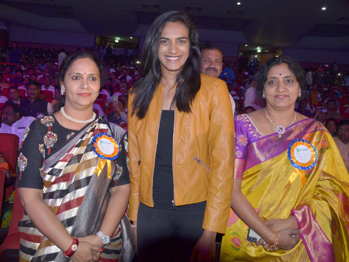 pv sindhu at shipla kala vadika Photo Gallery - Sakshi9