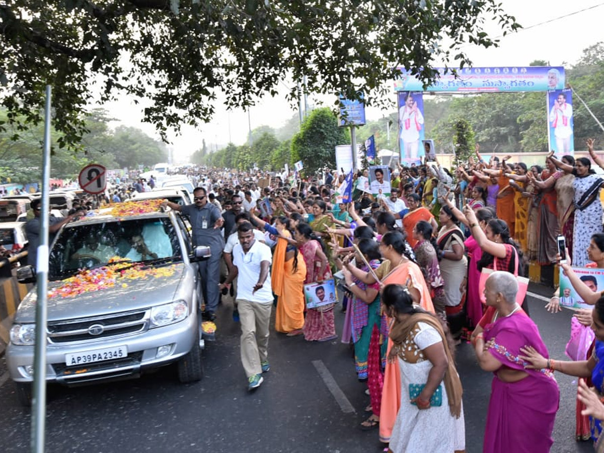 AP CM YS Jagan Mohan Reddy to inaugurate Visakha Utsav 2019 Photo Gallery - Sakshi27