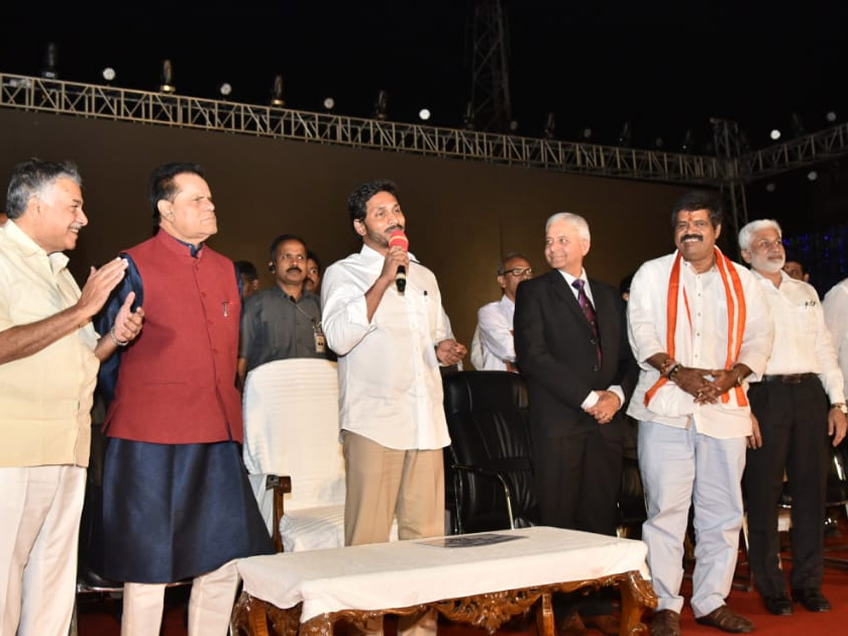 AP CM YS Jagan Mohan Reddy to inaugurate Visakha Utsav 2019 Photo Gallery - Sakshi1