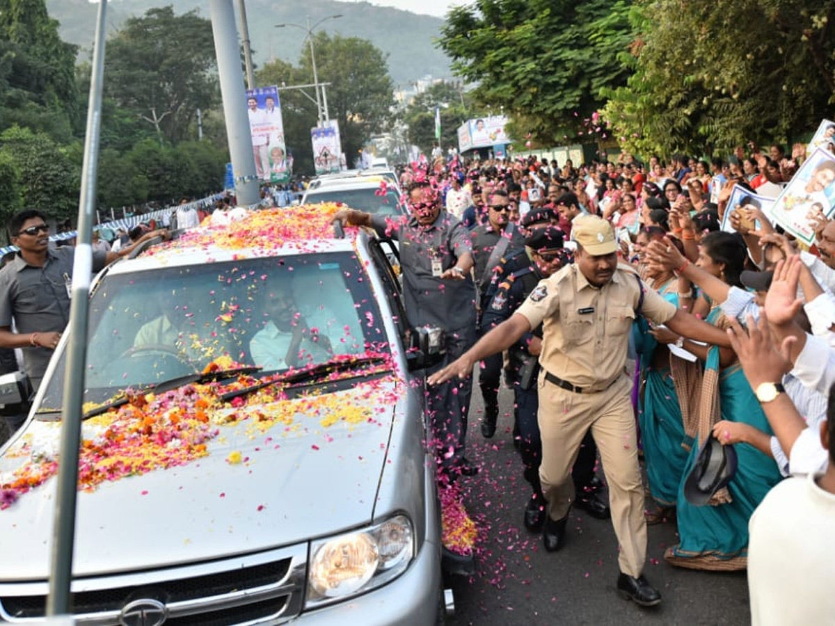 AP CM YS Jagan Mohan Reddy to inaugurate Visakha Utsav 2019 Photo Gallery - Sakshi13