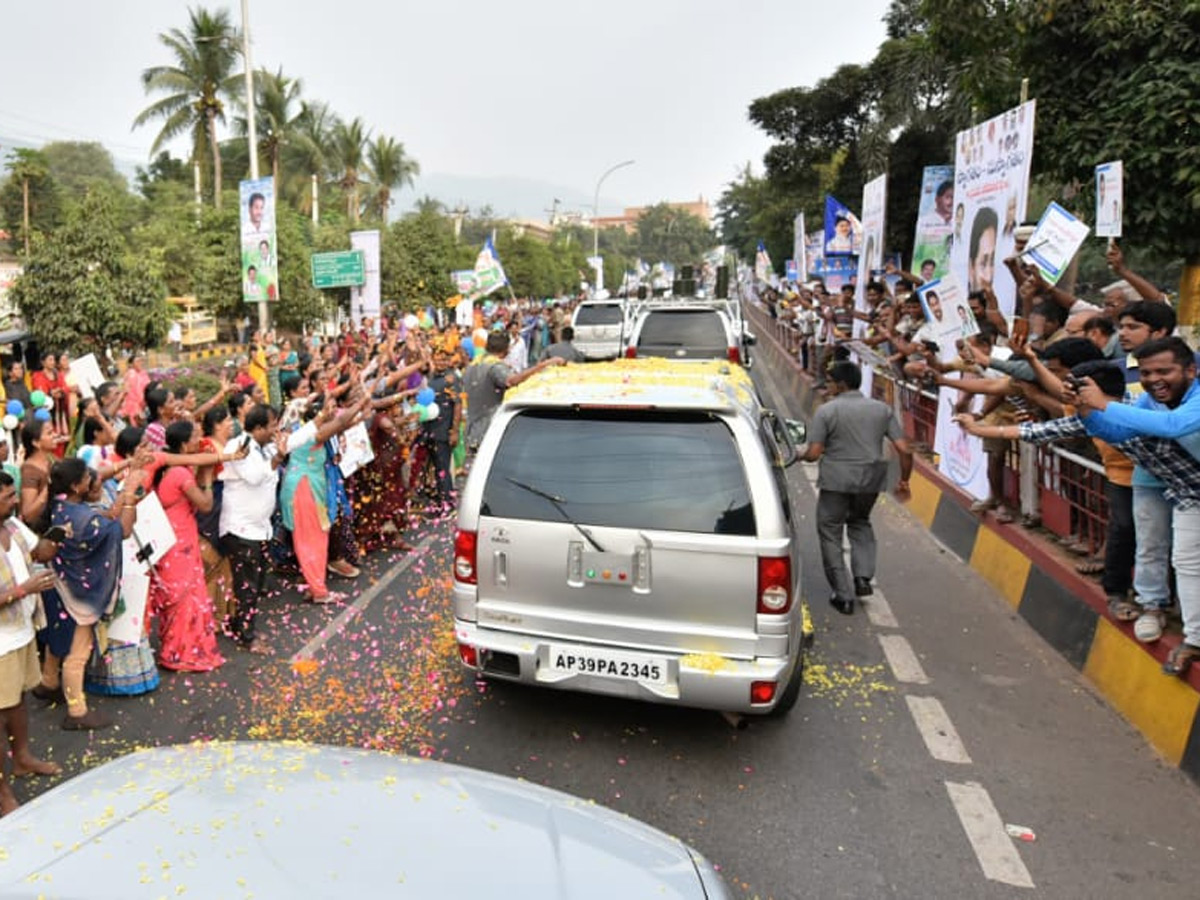 AP CM YS Jagan Mohan Reddy to inaugurate Visakha Utsav 2019 Photo Gallery - Sakshi15