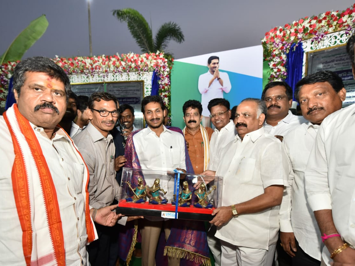 AP CM YS Jagan Mohan Reddy to inaugurate Visakha Utsav 2019 Photo Gallery - Sakshi2