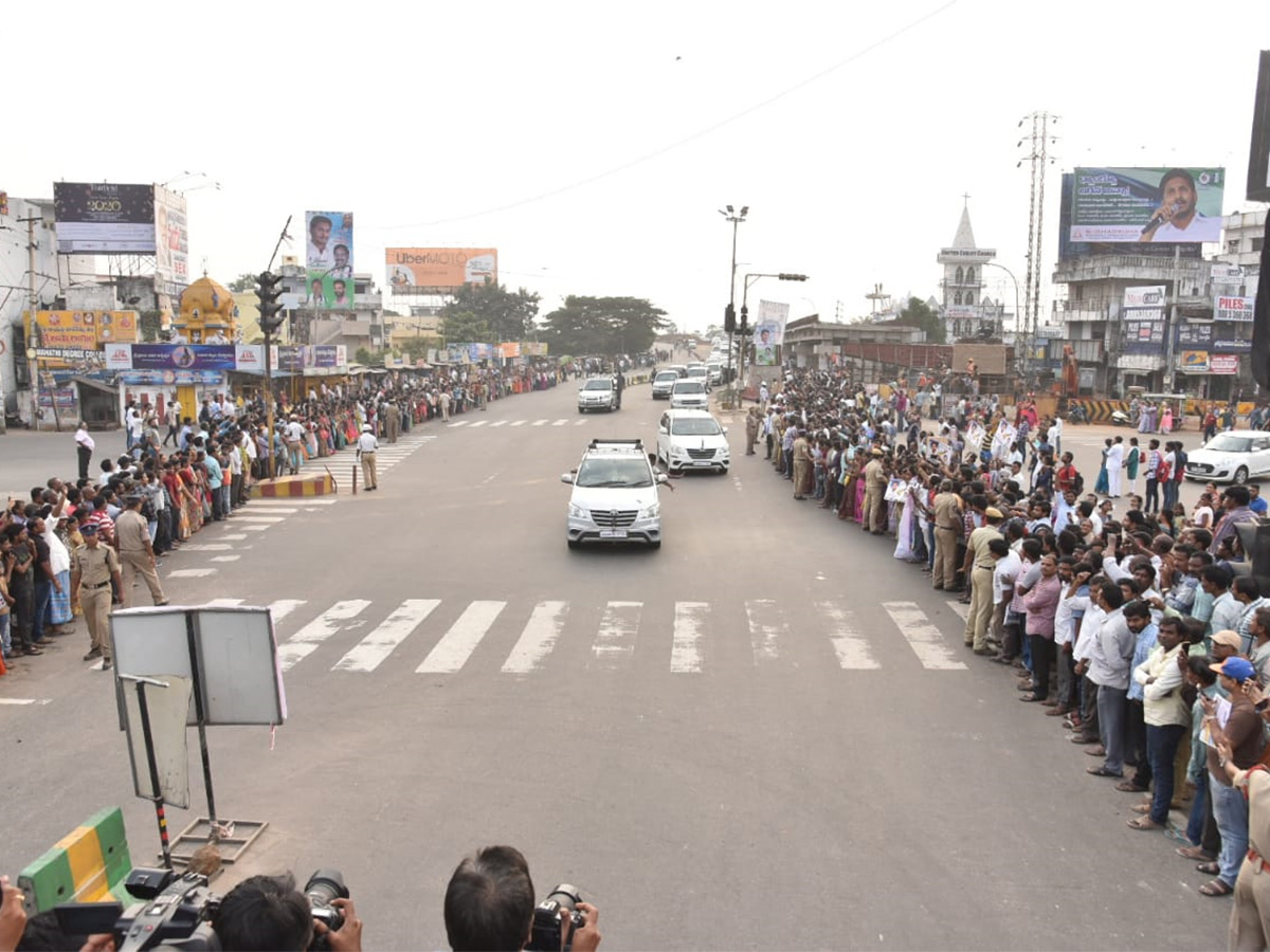 Grand Welcome To CM YS Jagan In Visakhapatnam Photo Gallery - Sakshi8