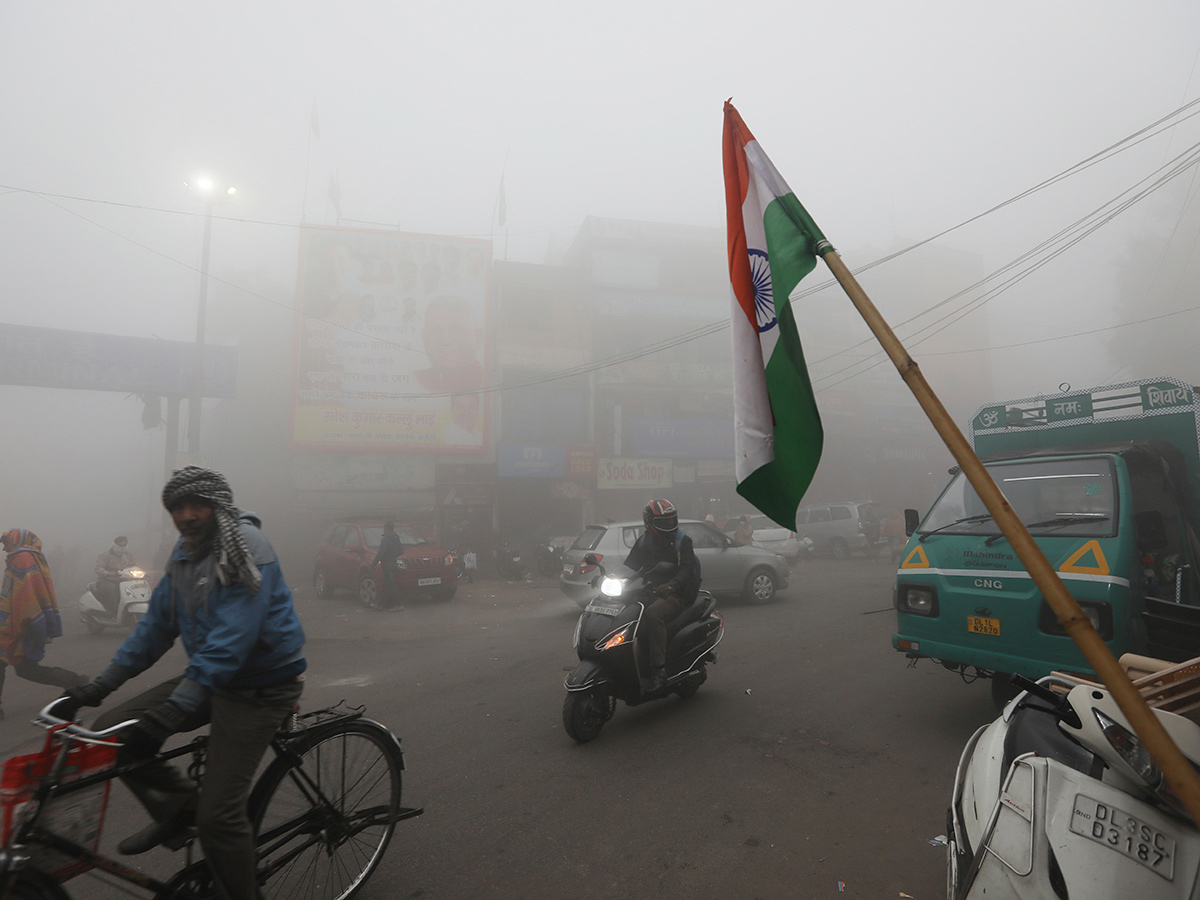 Heavy Fog In New Delhi Photo Gallery - Sakshi21