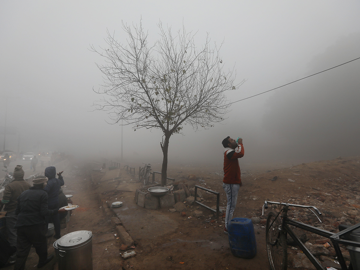 Heavy Fog In New Delhi Photo Gallery - Sakshi27