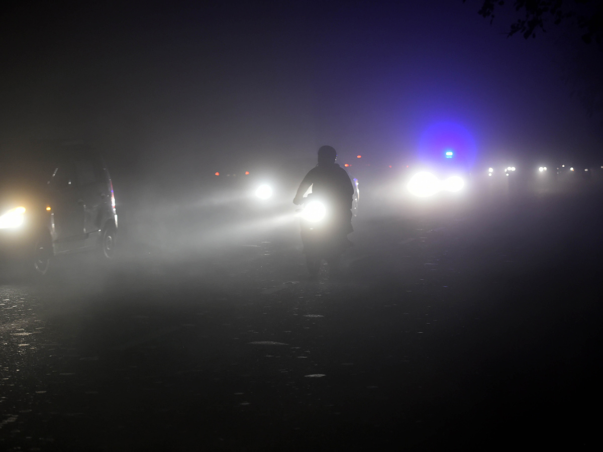 Heavy Fog In New Delhi Photo Gallery - Sakshi30