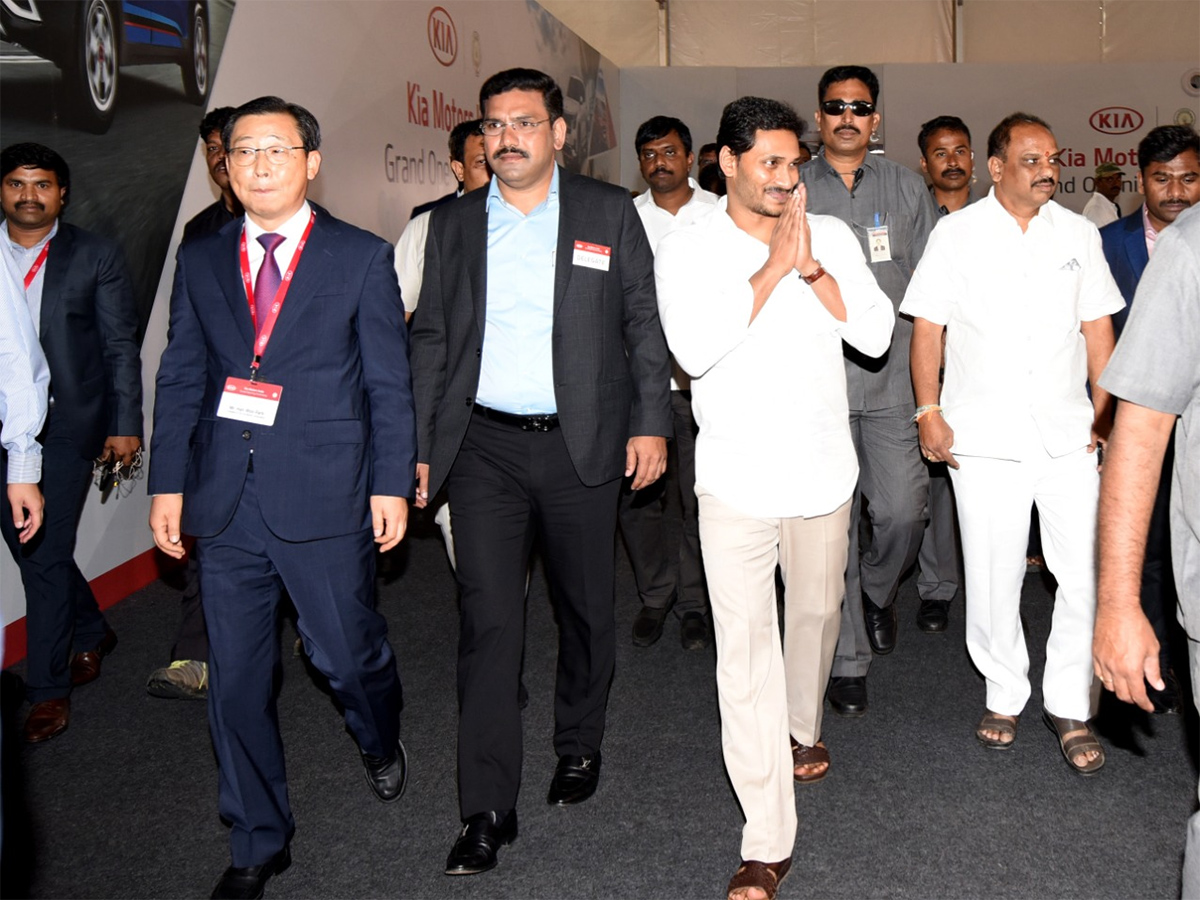 AP CM YS Jagan To Launch KIA Motor Plants In Anantapur Photo Gallery - Sakshi10