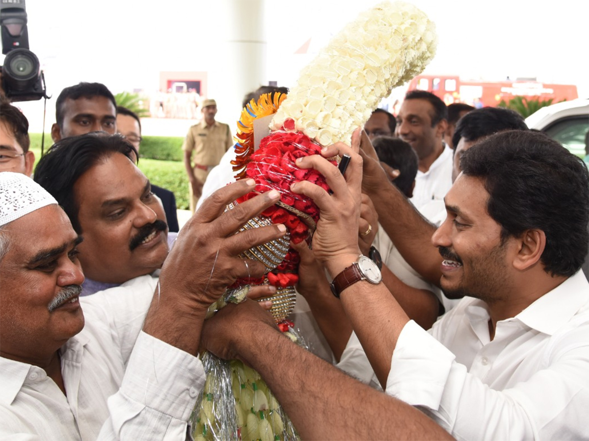 AP CM YS Jagan To Launch KIA Motor Plants In Anantapur Photo Gallery - Sakshi13