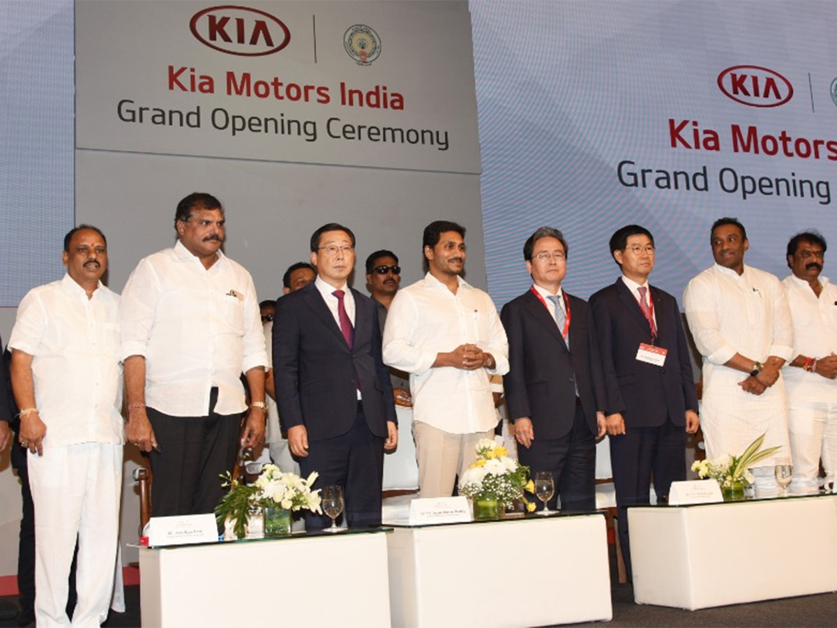 AP CM YS Jagan To Launch KIA Motor Plants In Anantapur Photo Gallery - Sakshi15