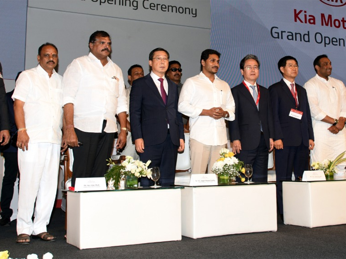 AP CM YS Jagan To Launch KIA Motor Plants In Anantapur Photo Gallery - Sakshi16