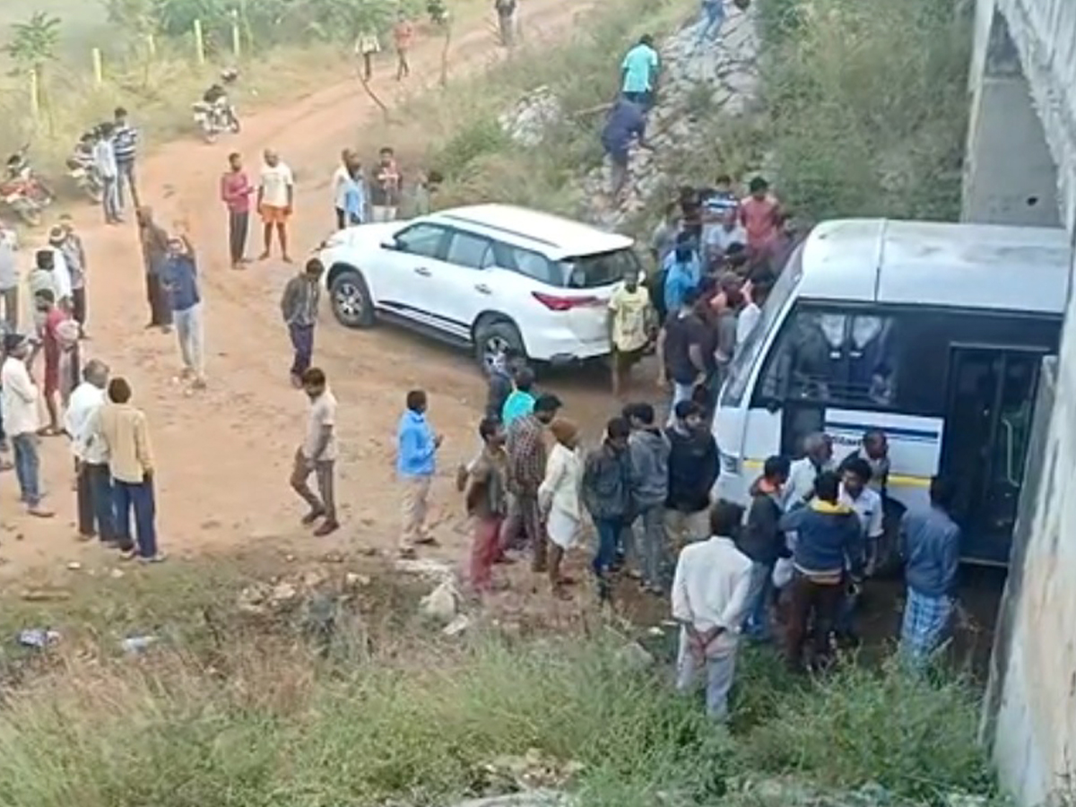 Four accused in Disha murder case killed in encounter Photo Gallery - Sakshi1