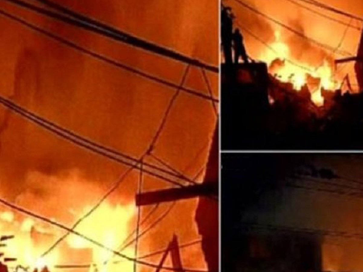 Delhi fire breaks out in factory in Anaj mandi area Photo Gallery - Sakshi1