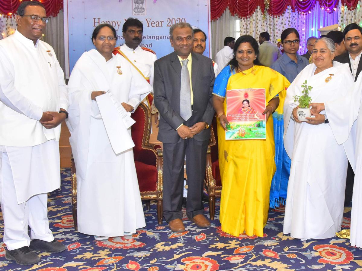 Tamilisai Soundararajan Praja Darbar at Raj Bhavan Photo Gallery - Sakshi13