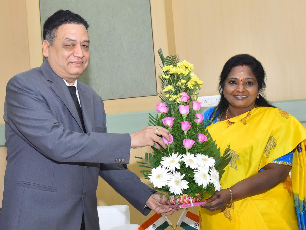 Tamilisai Soundararajan Praja Darbar at Raj Bhavan Photo Gallery - Sakshi15