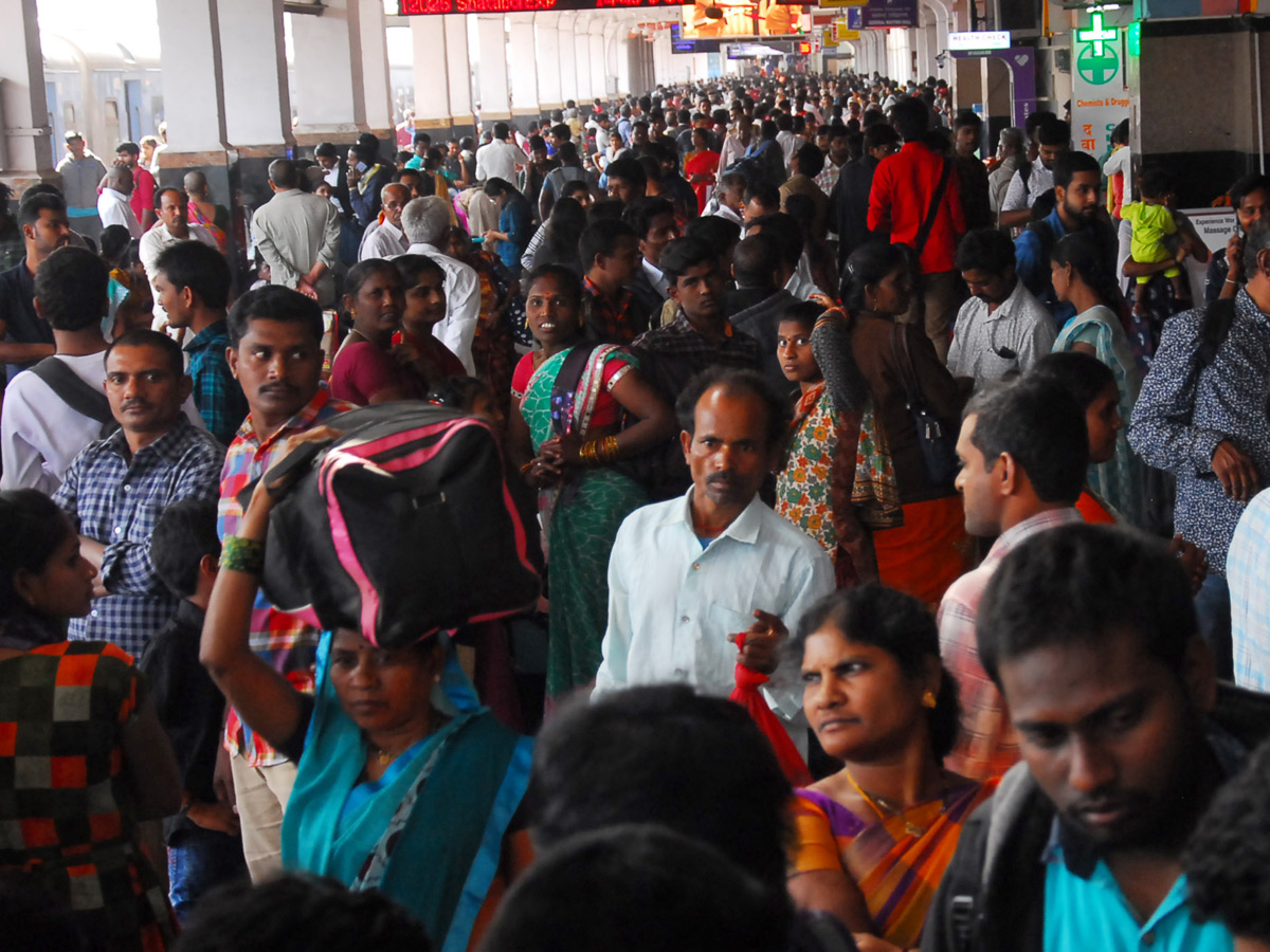 Heavy Rush in Secunderabad Railway Station Photo Gallery - Sakshi2