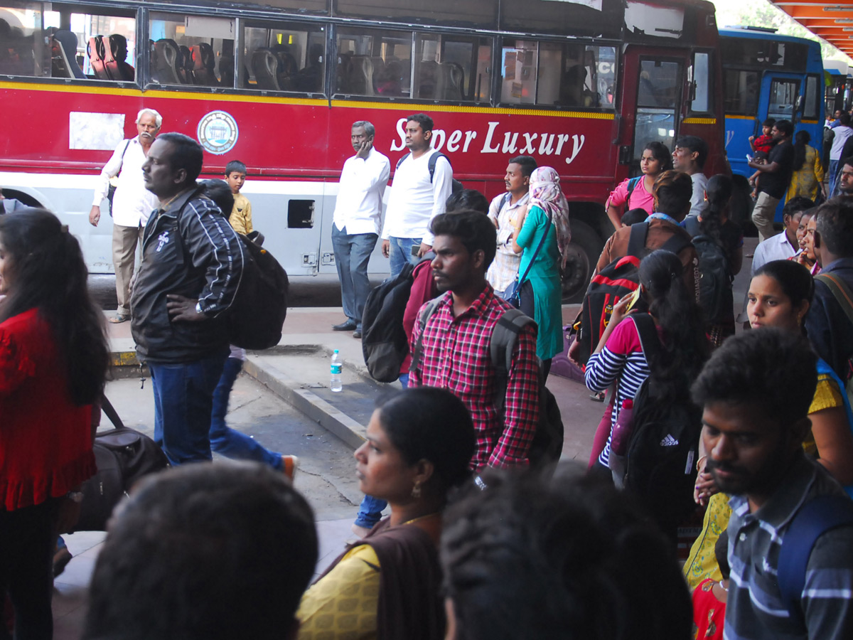 Heavy Rush in Secunderabad Railway Station Photo Gallery - Sakshi29