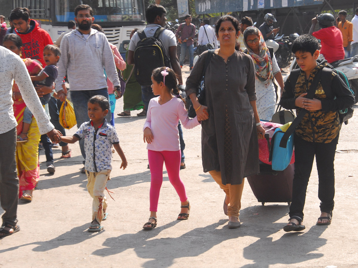 Heavy Rush in Secunderabad Railway Station Photo Gallery - Sakshi30