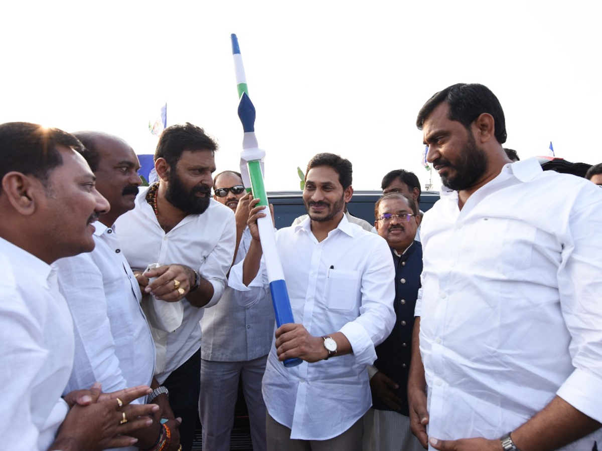 CM Jagan Reddy participates in Sankranti celebrations at Gudivada - Sakshi23