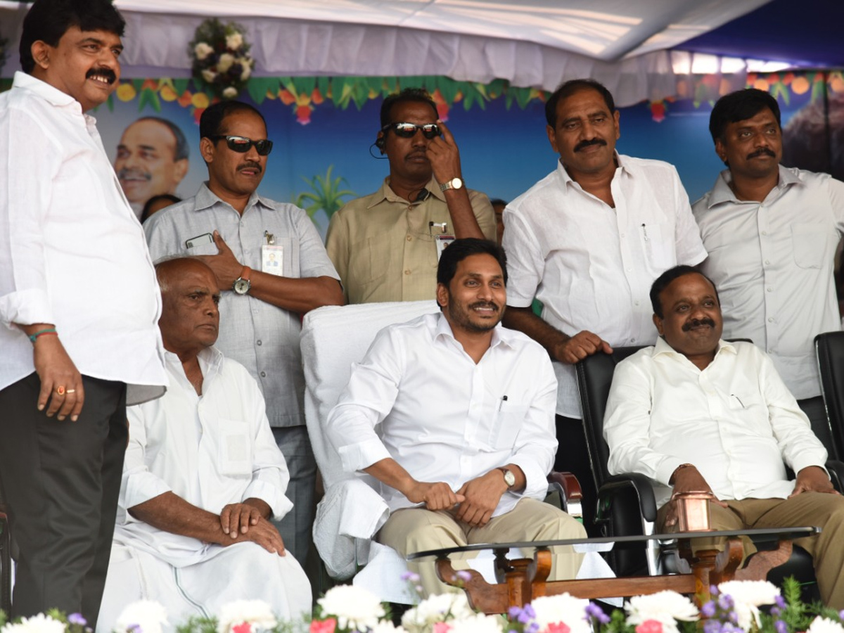 CM Jagan Reddy participates in Sankranti celebrations at Gudivada - Sakshi1