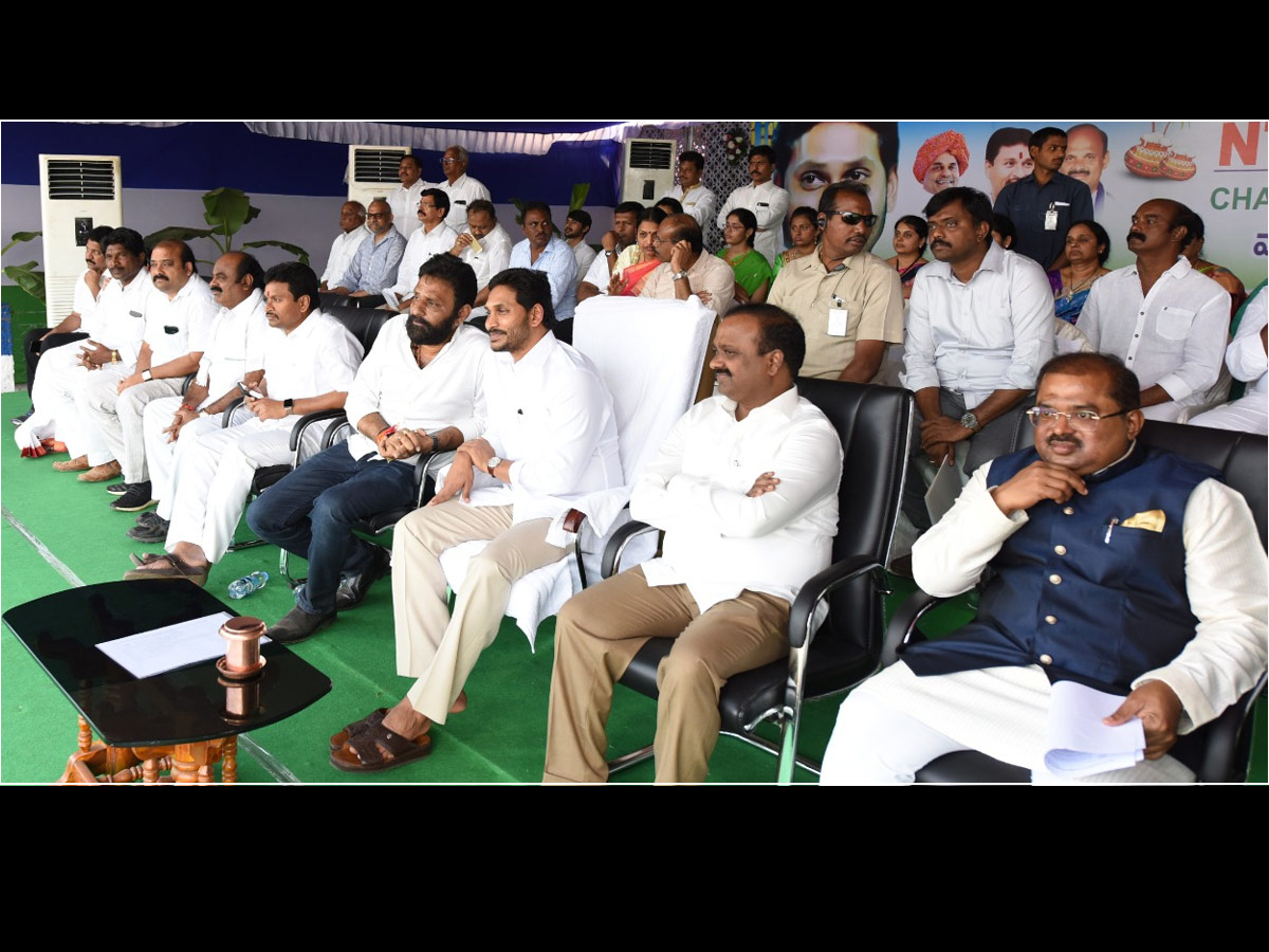 CM Jagan Reddy participates in Sankranti celebrations at Gudivada - Sakshi4