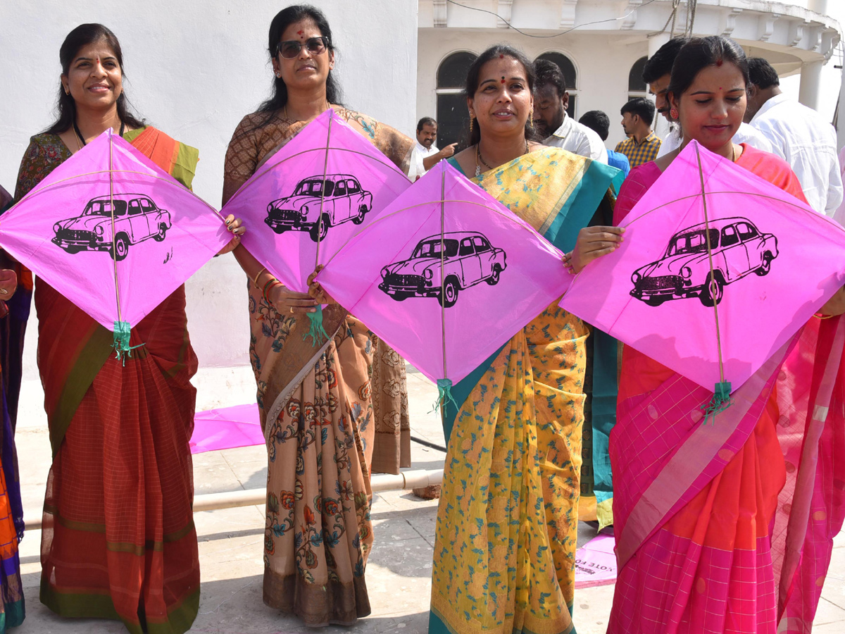 Kite And Sweet Festival In Hyderabad - Sakshi32