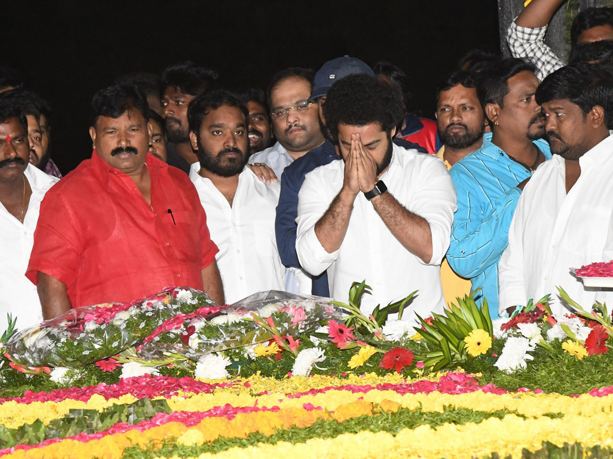 NTR KalyanRam At NTR Ghat Photo Gallery - Sakshi2