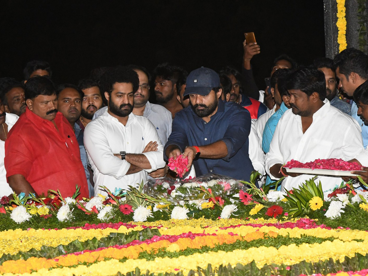 NTR KalyanRam At NTR Ghat Photo Gallery - Sakshi3